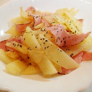 おつまみに　パストラミハムとポテトのソテー